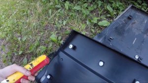 НИВА ШЕВРОЛЕ ПЛАВИТСЯ ОТ ЖАРЫ - МУКИ ПЕРЕКЛЕЙКИ МОЛДИНГОВ!!!