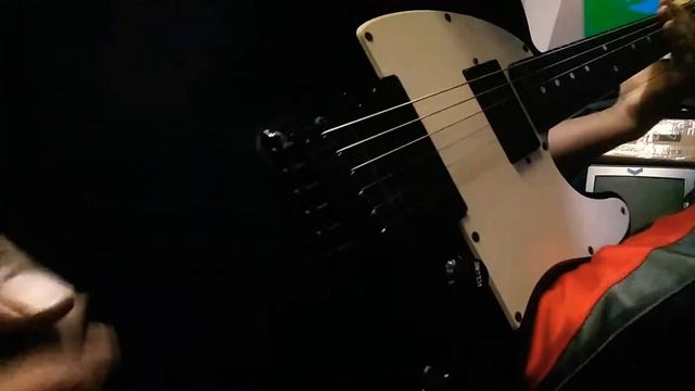 REVIEW SQUIER TELECASTER JIM ROOT with ACTIVE PREAMP PICKUPS смотреть онлайн