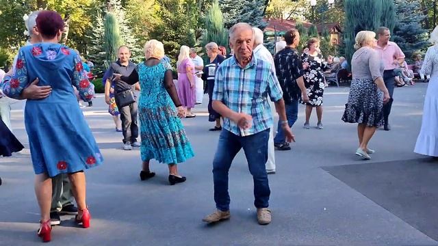 МОЯ КОНФЕТОЧКА! ТАНЦЫ ХАРЬКОВ УКРАИНА СЕНТЯБРЬ 2023 смотреть онлайн