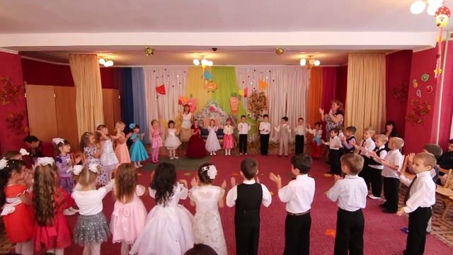 Осенний праздник в детском саду. 2013г. смотреть онлайн