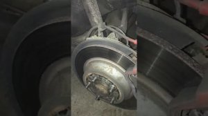 Меняем колодки задние Мондео 4