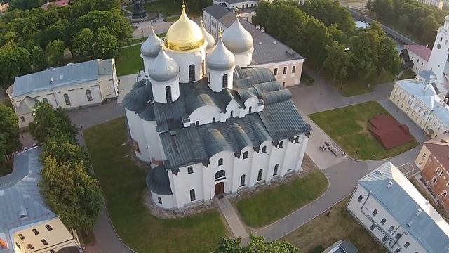 Великий Новгород, Софийский собор и звонница смотреть онлайн