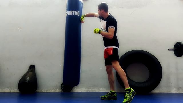 Как поставить нокаутирующий удар в боксе? ТЕХНИКА, ОСНОВЫ, ФИШКИ смотреть онлайн