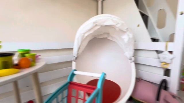 Славяна и показ мод. Первый раз катаемся на беговеле. Вечерняя встреча с ёжиком) смотреть онлайн