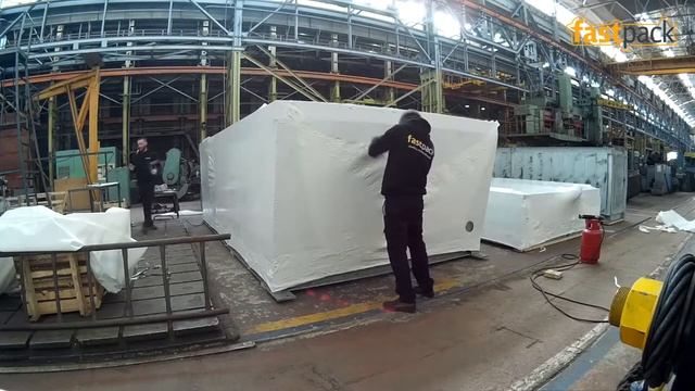 Упаковка оборудования в термоусадочную пленку Fastpack смотреть онлайн