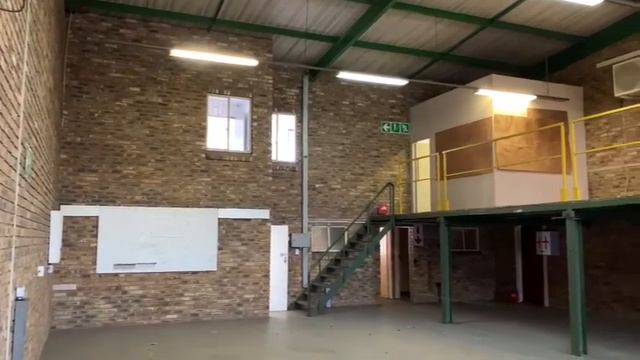 EDWARD PARK SITUATED IN A POPULAR COMMERCIAL NODE - 289SQM WAREHOUSE TO LET IN HENNOPSPARK смотреть онлайн