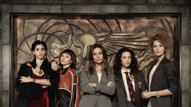Бумажный дом ! супер сериал! рекомендую, краткий обзор смотреть онлайн