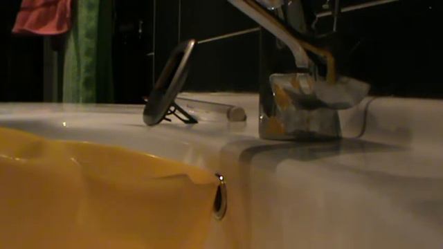 16.08.2017г. г. Балашиха. Горячая вода в кухне 55 град , в ванной 53 град смотреть онлайн