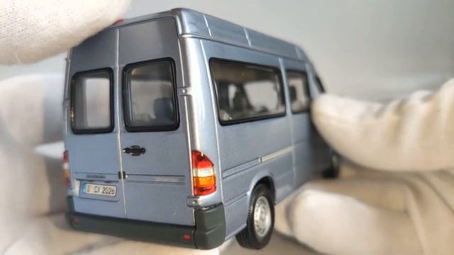 Mercedes-Benz Sprinter, Minichamps, 1:43.