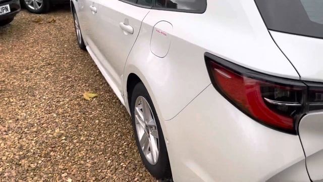 Toyota Corolla Hybrid Icon Tech Estate смотреть онлайн