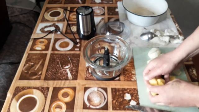 Измельчитель Kitfort КТ-1390. Распаковка, испытание приготовлением фарша из курицы и свинины. смотреть онлайн