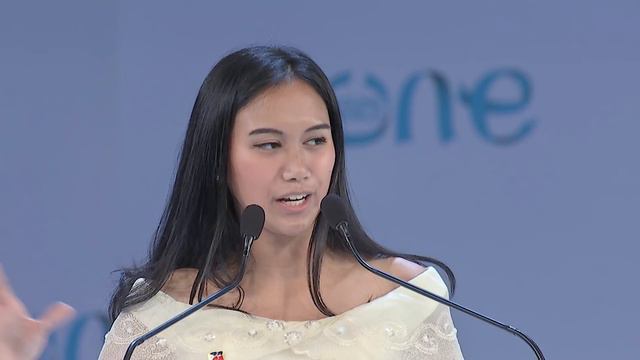 Building libraries, building communities | Arizza Nocum | One Young World смотреть онлайн