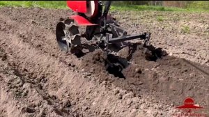 Посадка картофеля с помощью картофелесажалки КС 50.000 и двойного распашника