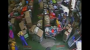 Видеонаблюдение в магазине над кассой