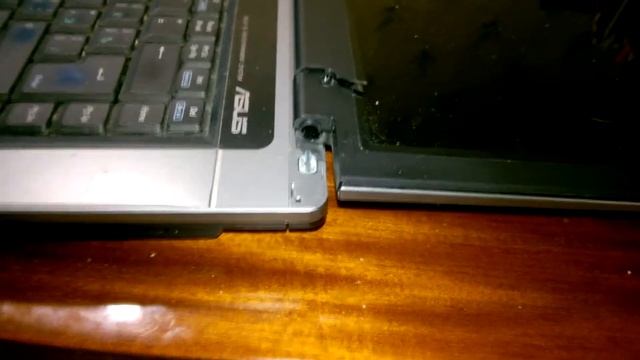 Asus F5 (замена петли,легко и быстро) смотреть онлайн