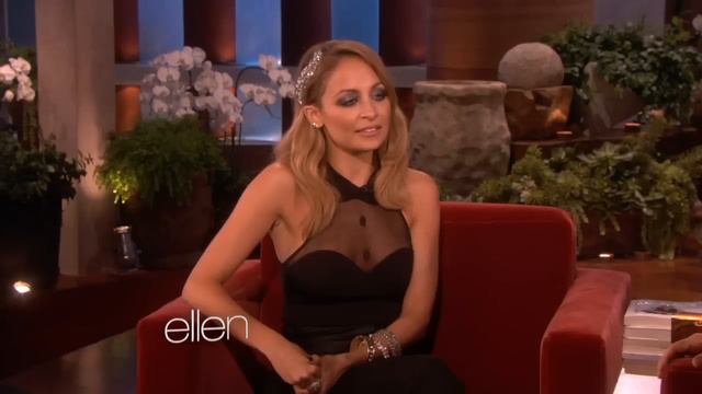 Nicole Richie on Her Family and New Dog! смотреть онлайн