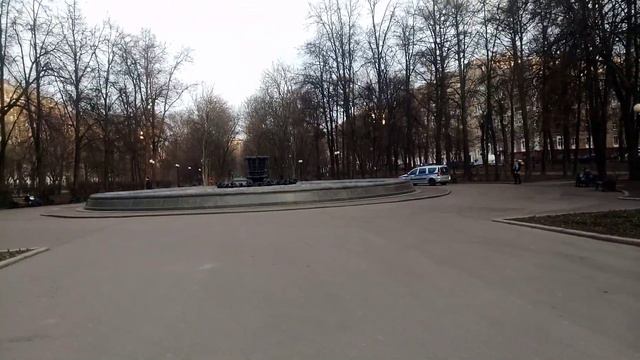 Полиция информирует о дистанции в полтора метра в Каштановой парке, 2 Песчаная, район Сокол. смотреть онлайн