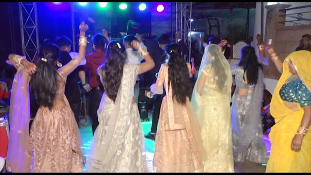 Royal Gujrati Wedding Dance Video - New Garba dance 2021 - ma mane huldu bivdave - Ronny Records смотреть онлайн