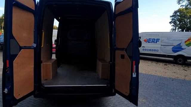 Volkswagen Crafter CR30 Panel van Trendline MWB 102 PS 2.0 TDI 6sp Manual FWD **SAT NAV** смотреть онлайн