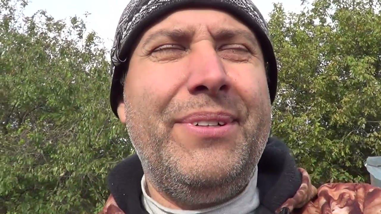 БОИТСЯ ПОДХОДИТЬ / КАК САПОЖНИК БЕЗ САПОГ смотреть онлайн