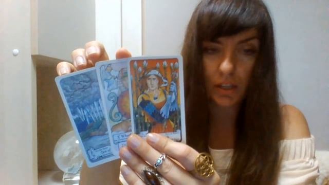 Боится ли он вас потерять? Гадание на картах таро. Расклад онлайн. смотреть онлайн