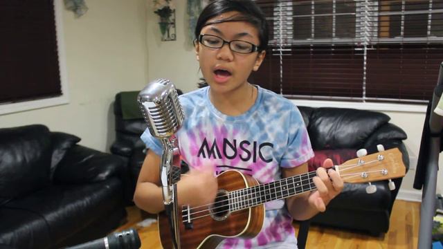SOMEWHERE OVER THE RAINBOW - Israel Kamakawiwo'ole ( Ukulele Cover ) смотреть онлайн
