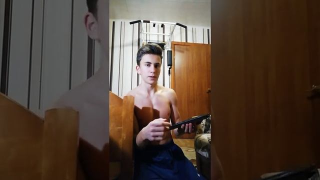 4 подтягивания НА ОДНОЙ РУКЕ + 16 кг (последнее с рывком) смотреть онлайн