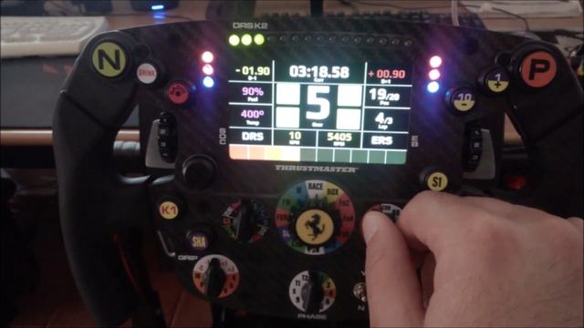 Os vários painéis com telemetria por agora disponíveis no novo Thrustmaster FS 1000 Ferrari Edition смотреть онлайн