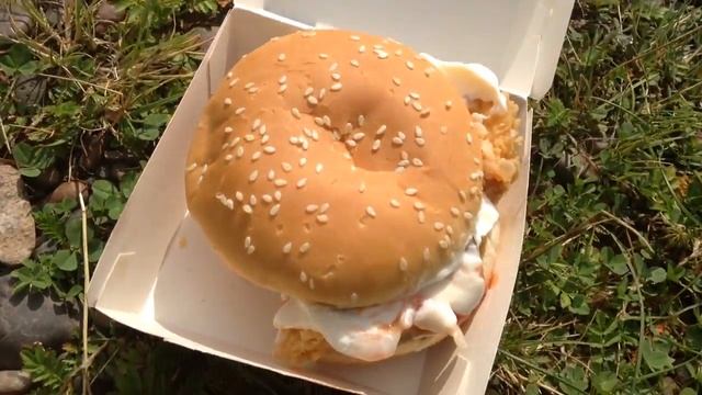 Обжор на бургер Сандерс из KFC смотреть онлайн
