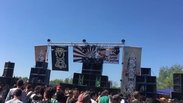 Free Party ITALY смотреть онлайн
