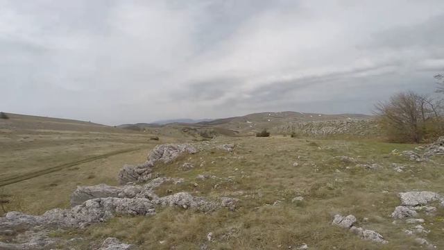 Поход по Демерджи Яйла и Тырке Яйла в мае. Крым. смотреть онлайн