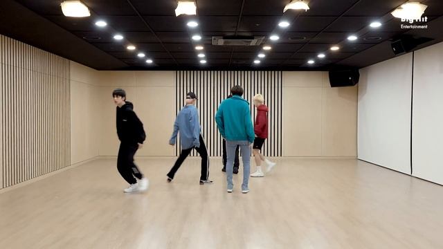 TXT (투모로우바이투게더) '날씨를 잃어버렸어 (We Lost The Summer)' Dance Practice