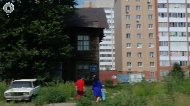 Жители старого барака на улице Вертковской рискуют провалиться в яму смотреть онлайн