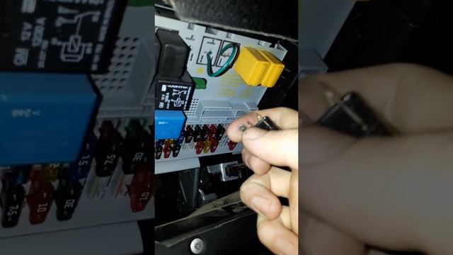 Instalar farol de milha/neblina do Astra no chicote Original смотреть онлайн