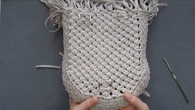 MACRAME PASSO A PASSO - Mochila com fecho zíper, feita com fios de malha. смотреть онлайн