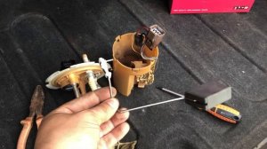 Показывает не правильный уровень топлива , замена поплавка нового на старый!!