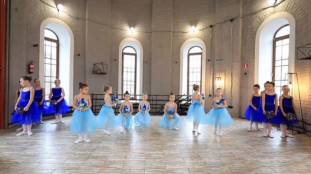 Танец "Весенний день" в исполнении dance_school_fouette смотреть онлайн