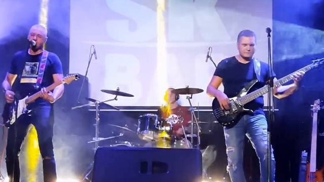 Четыре Квартала Далеко смотреть онлайн