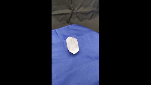 минерал Горный хрусталь 3х3.5х7.3 см смотреть онлайн