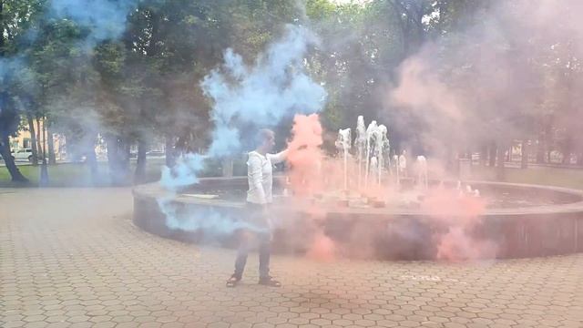 цветной дым SMOKING FONTAIN - 60 сек смотреть онлайн