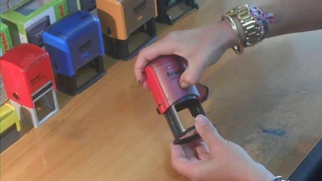 Changer votre encreur Trodat Printy 46040 смотреть онлайн