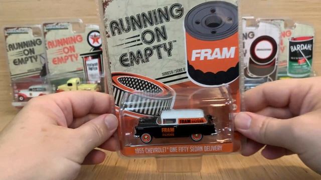 Running On Empty Series 8 Sealed Box – Greenlight Unboxing! Chevy, Ford, Nissan & VW – Texaco & Mor смотреть онлайн