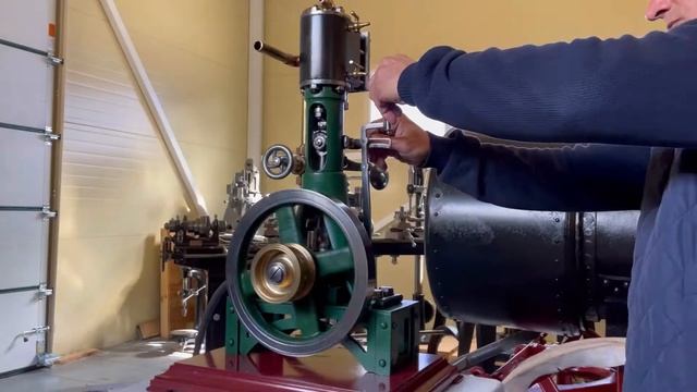Миниатюрная паровая машина или декоративная модель? Miniature steam engine or decorative model? смотреть онлайн