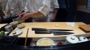 Токийский ресторан. Японская еда, морепродукты, суши и сашими.