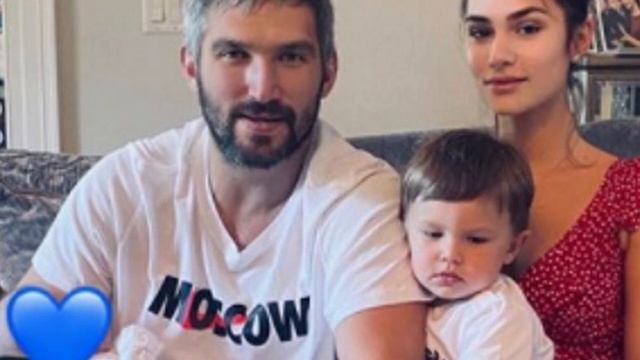 Александру Овечкину — 35! Хоккеист получил трогательное поздравление от супруги: Очень мило и нежно смотреть онлайн