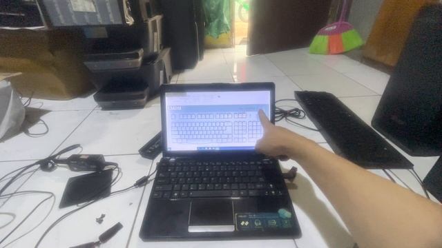 Part 3/4 Notebook ASUS Eee PC 1215p Windows 10 Pro | STR PONSEL смотреть онлайн