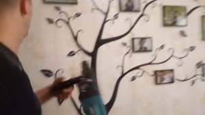 Как повесить фотографию, картину на стену