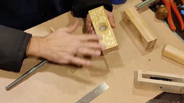 Быстрозажимные тиски из дерева | Wooden Quick Release Vice смотреть онлайн