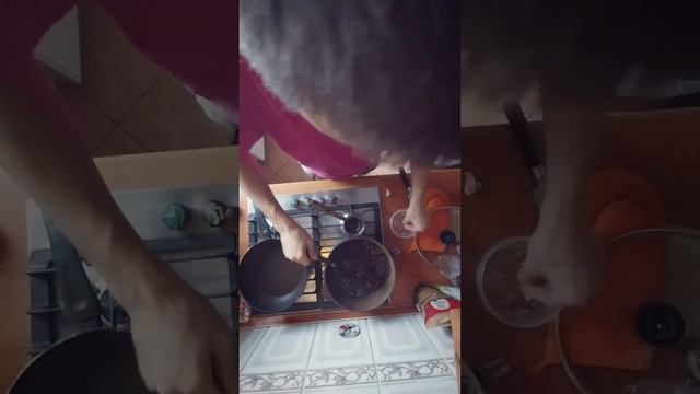 Жарю зелёный кофе на газу