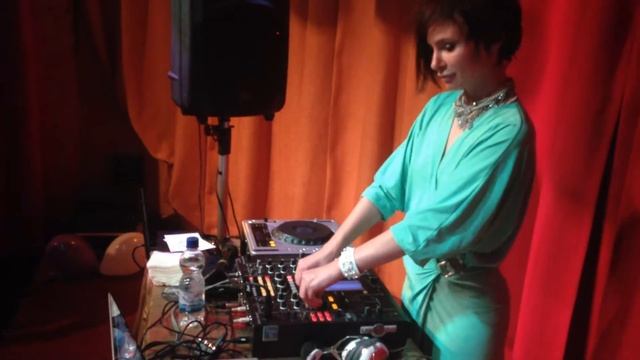 DJ Sasha Zvereva Саша Зверева (BMM) LIVE Singer